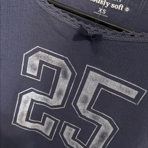 Aeropostale Navy Long Sleeve with Number 25 - Picture 4 of 4